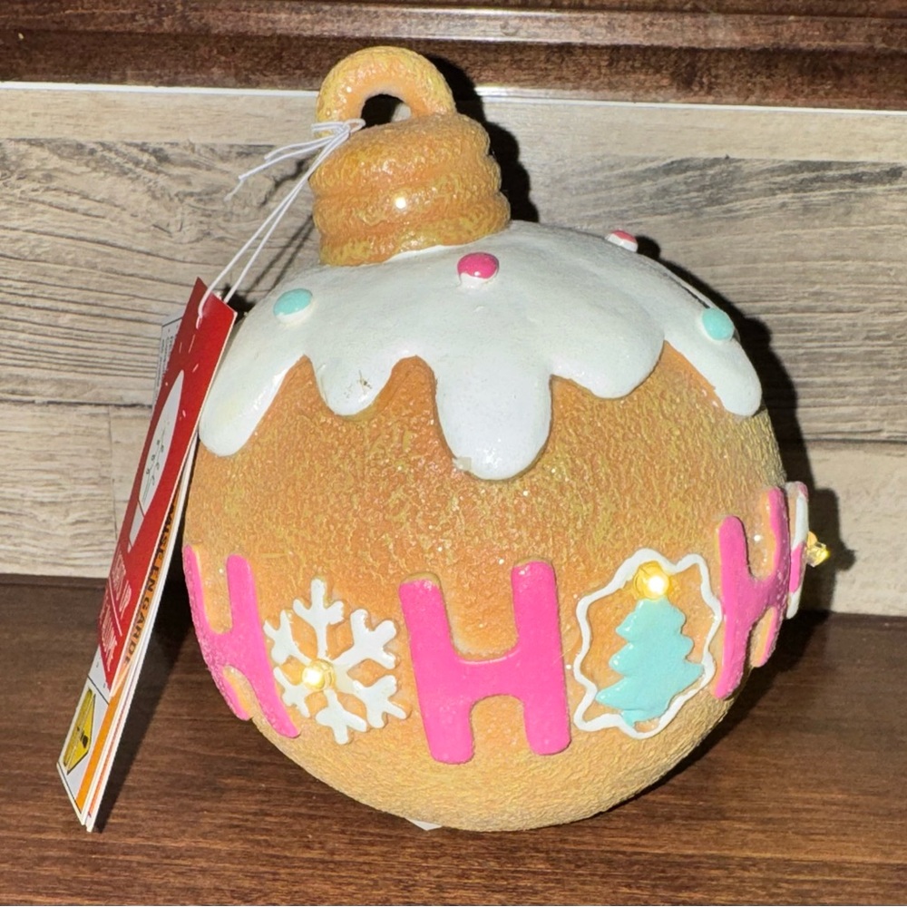 🥰  Christmas Ornament shaped like a Gingerbread Ball "HO HO HO" with LED Lights